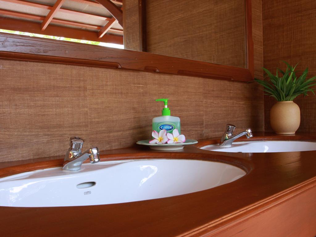 Baan Siriporn Resort - โรงแรมบ้านศิริพร รีสอร์ท Samut Songkhram Exterior foto
