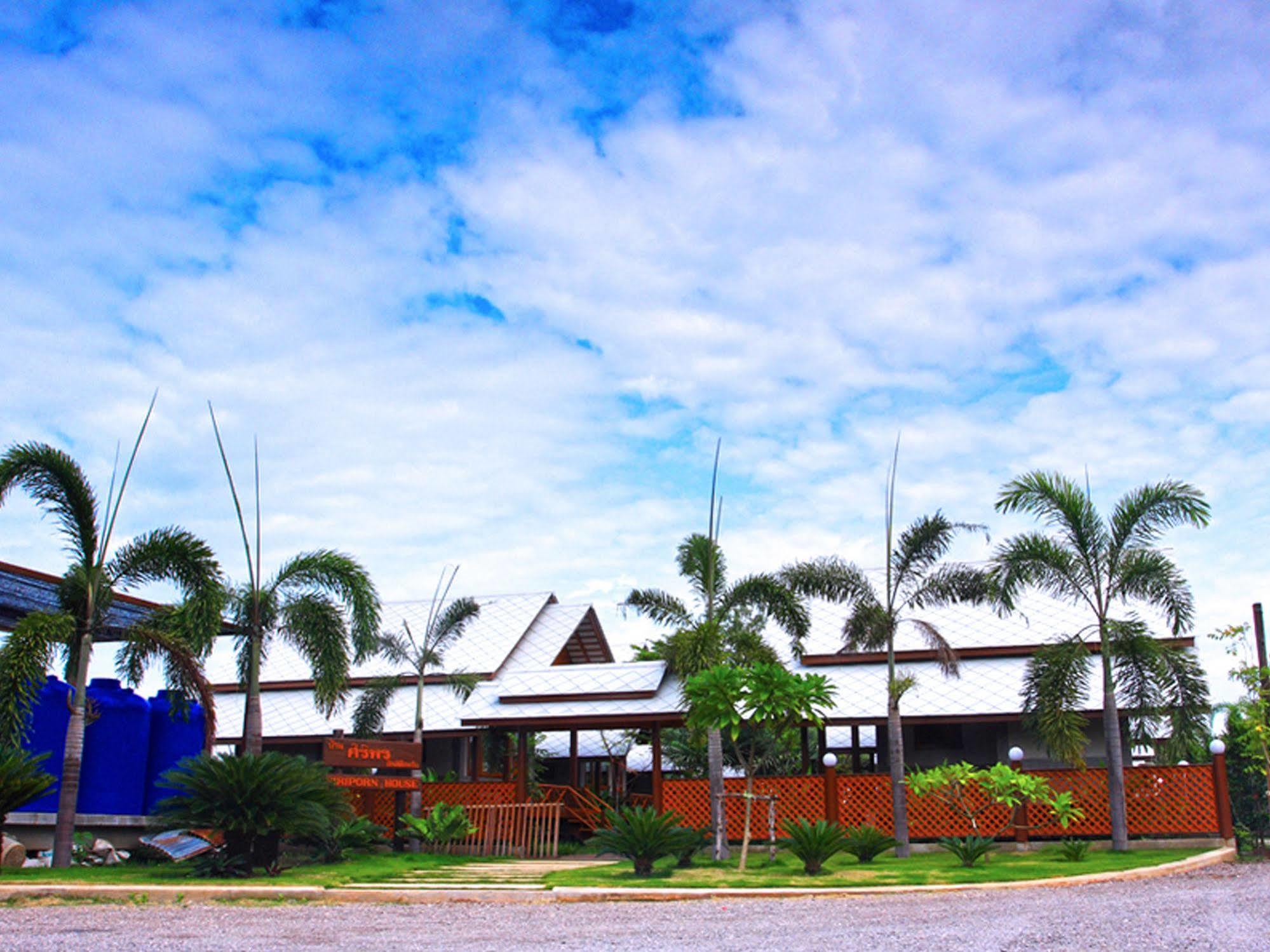 Baan Siriporn Resort - โรงแรมบ้านศิริพร รีสอร์ท Samut Songkhram Exterior foto