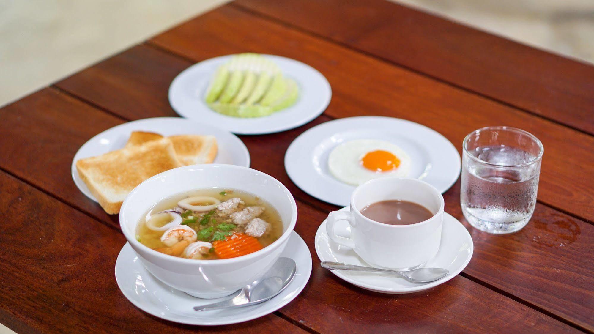 Baan Siriporn Resort - โรงแรมบ้านศิริพร รีสอร์ท Samut Songkhram Exterior foto