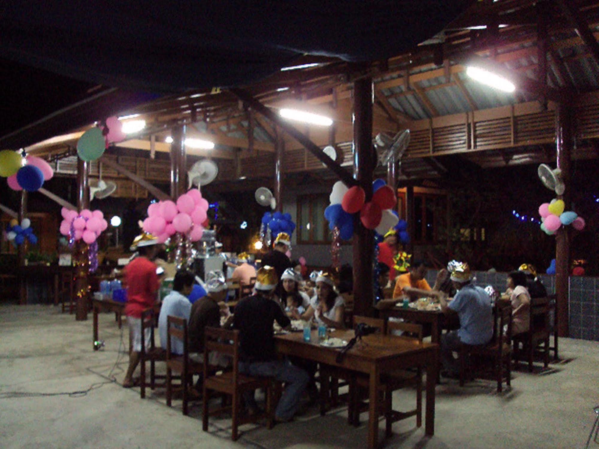 Baan Siriporn Resort - โรงแรมบ้านศิริพร รีสอร์ท Samut Songkhram Exterior foto