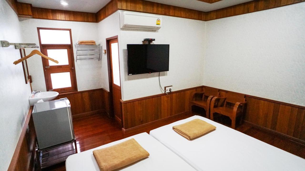 Baan Siriporn Resort - โรงแรมบ้านศิริพร รีสอร์ท Samut Songkhram Quarto foto